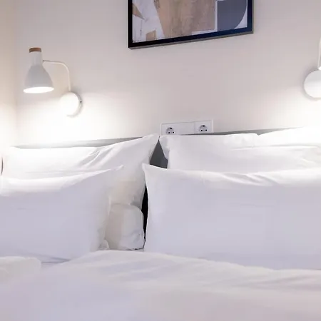 Bright Zentrum-west Stadion - Neueroeffnung - New Opening Aparthotel *